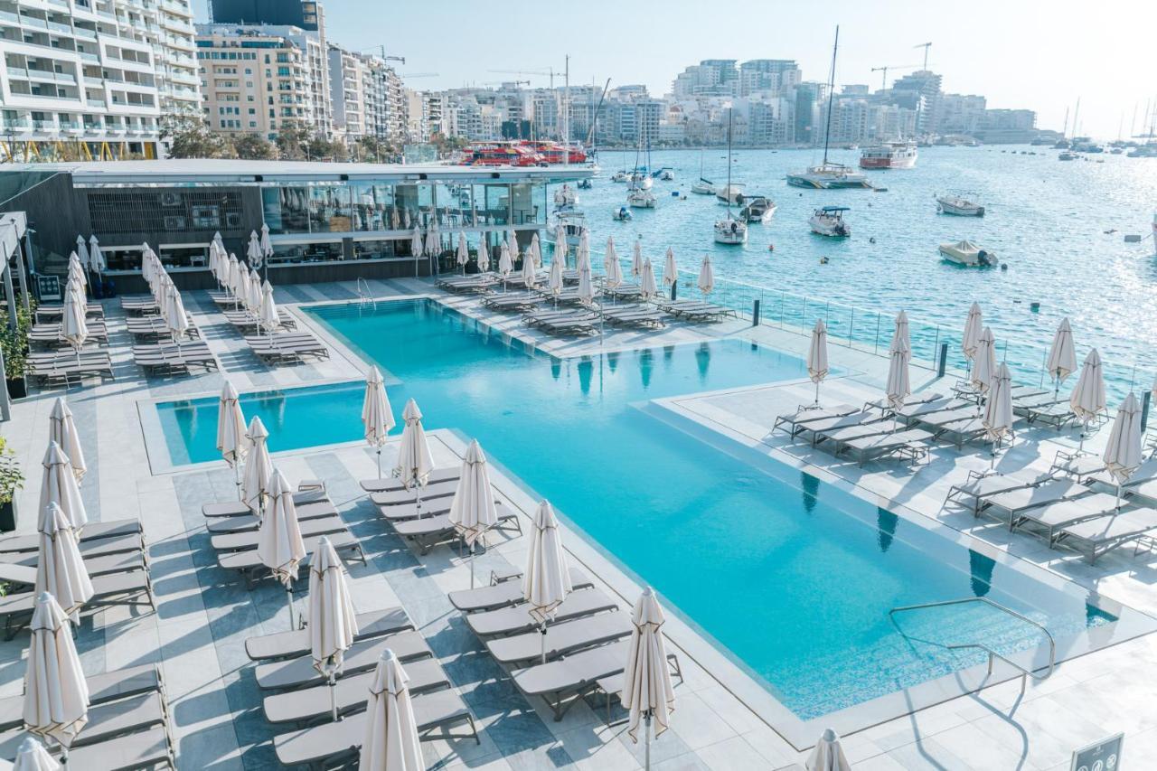 Hotel Azur By St